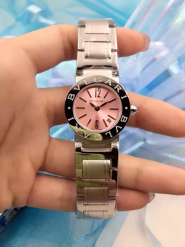 ブルガリ時計正面デザイン